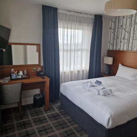 The Queen Hotel Wetherspoon Aldershot Exteriér fotografie
