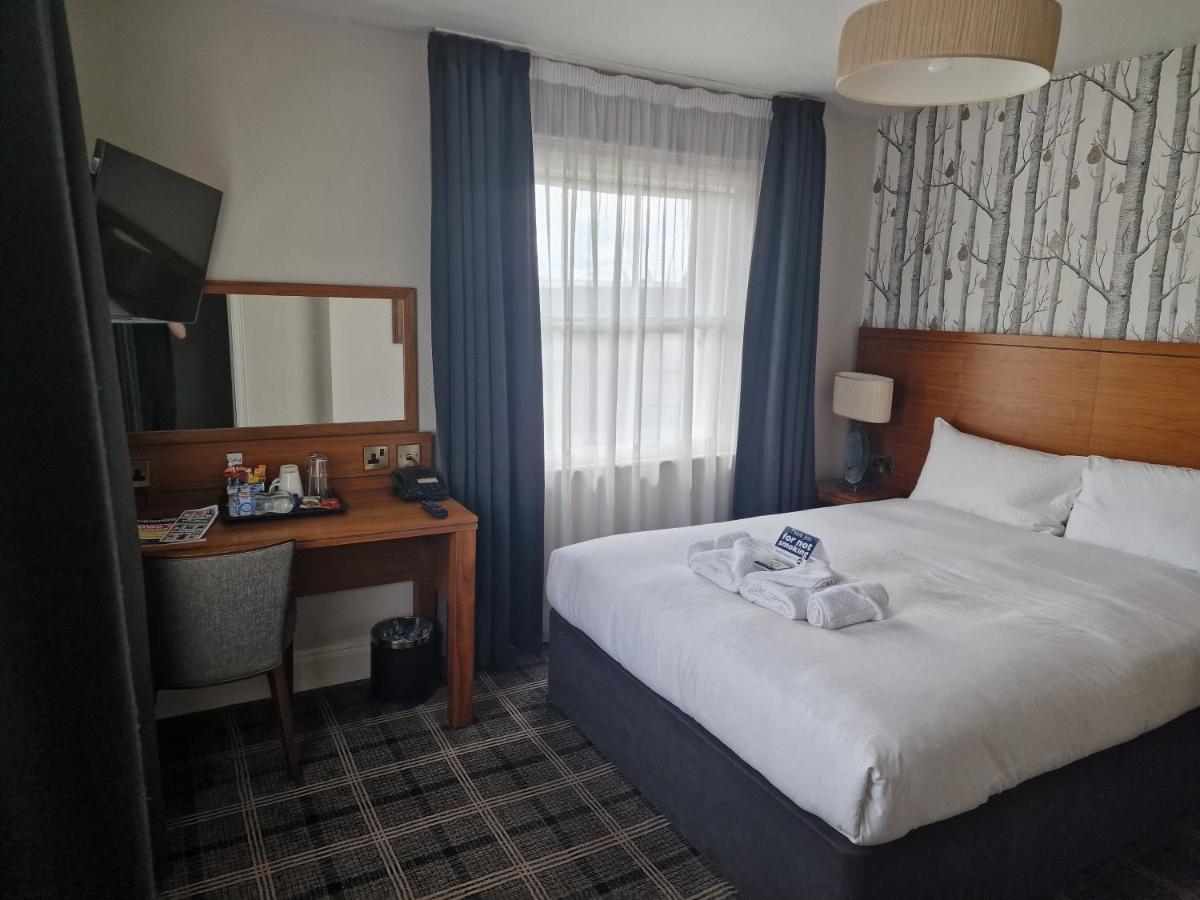 The Queen Hotel Wetherspoon Aldershot Exteriér fotografie
