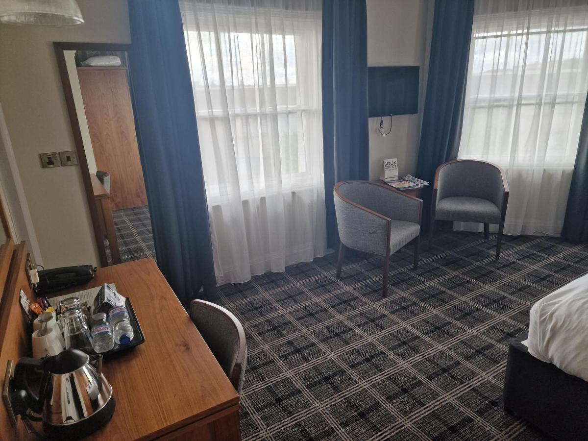 The Queen Hotel Wetherspoon Aldershot Exteriér fotografie
