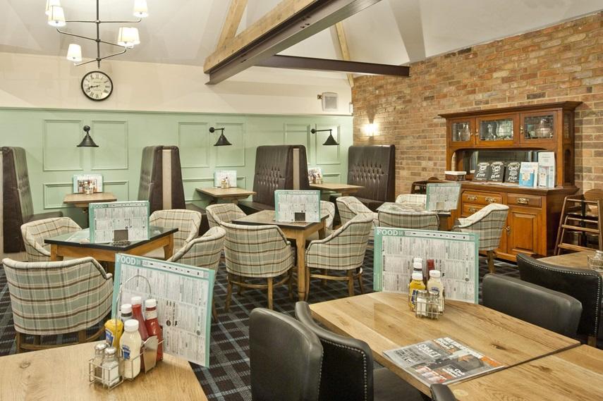 The Queen Hotel Wetherspoon Aldershot Exteriér fotografie