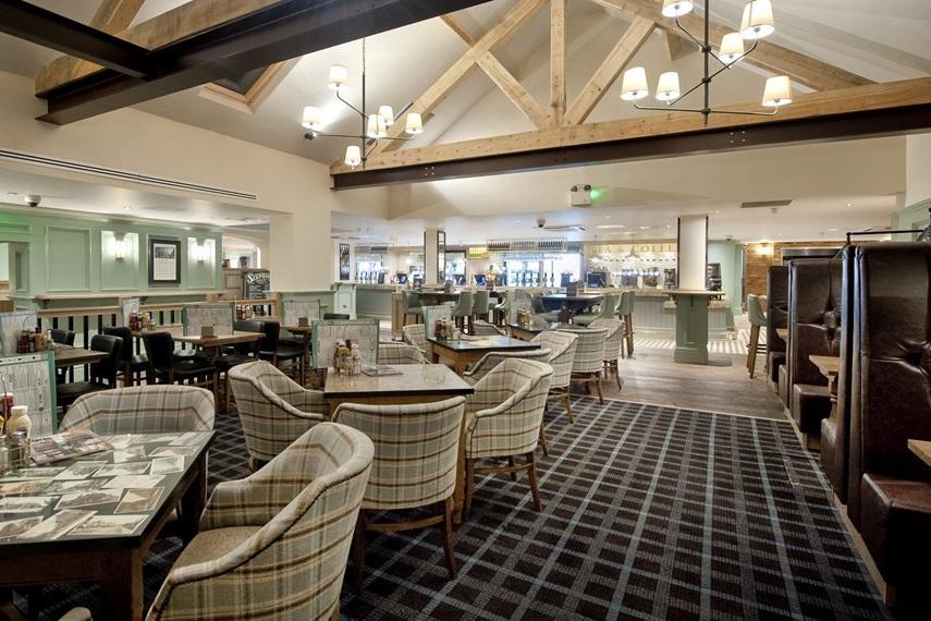 The Queen Hotel Wetherspoon Aldershot Exteriér fotografie