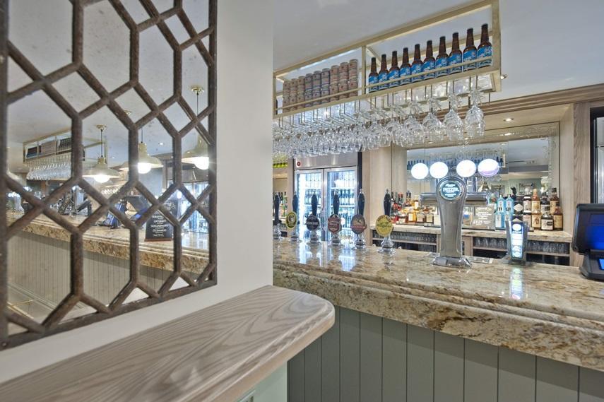 The Queen Hotel Wetherspoon Aldershot Exteriér fotografie